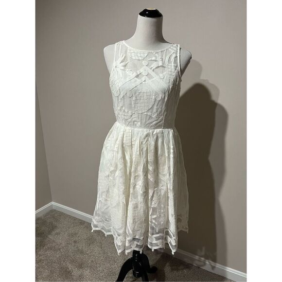 Maeve Anthropologie white dress size 10 - Picture 2 of 12